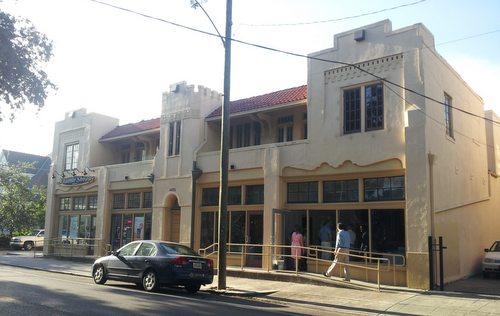 The proposed location of Pizza Domenica in the 4900 block of Magazine, next to the Vitamin Shoppe. (Robert Morris, UptownMessenger.com)