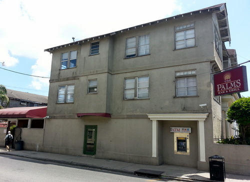 The Palms Bar and Grill (Robert Morris, UptownMessenger.com)