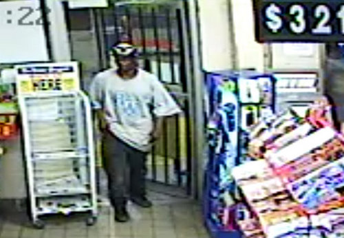 Image of a person of interest in a robbery at knifepoint in the Irish Channel. (via NOPD)