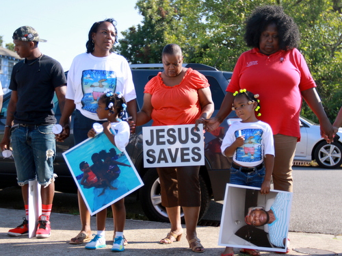 Images from a vigil Thursday afternoon for Anthony David Simon Jr., who was shot to death in February on Monroe Street. (Robert Morris, UptownMessenger.com)