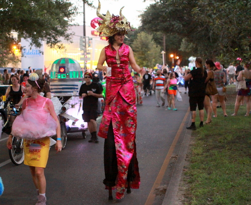 Scenes from the Krewe of Oak parade Saturday. (Robert Morris, UptownMessenger.com)