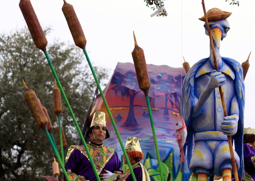 The Proteus "Fishing Birds" float. (Robert Morris, UptownMessenger.com)