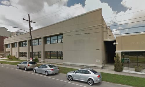 The building at 2239 Poydras Street. (April 2015 photo by Google Maps)