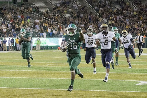 Tulane running back Dontrell Hilliard runs for a touchdown in the third quarter. Navy defeated Tulane 21-14 at Yulman Stadium. (Zach Brien, UptownMessenger.com)