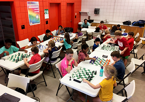 Students Play, Learn in Chess Club – Norsestar